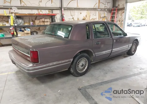 1994 Lincoln Town Car Executive из США, поврежденный, VIN 1LNLM81W7RY620177